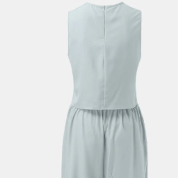 Elegant Wide Leg Jumpsuit in Light Blue - Picture 3 of 4